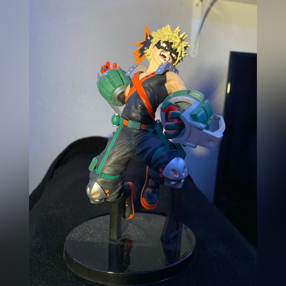 MHA Bakugo figure